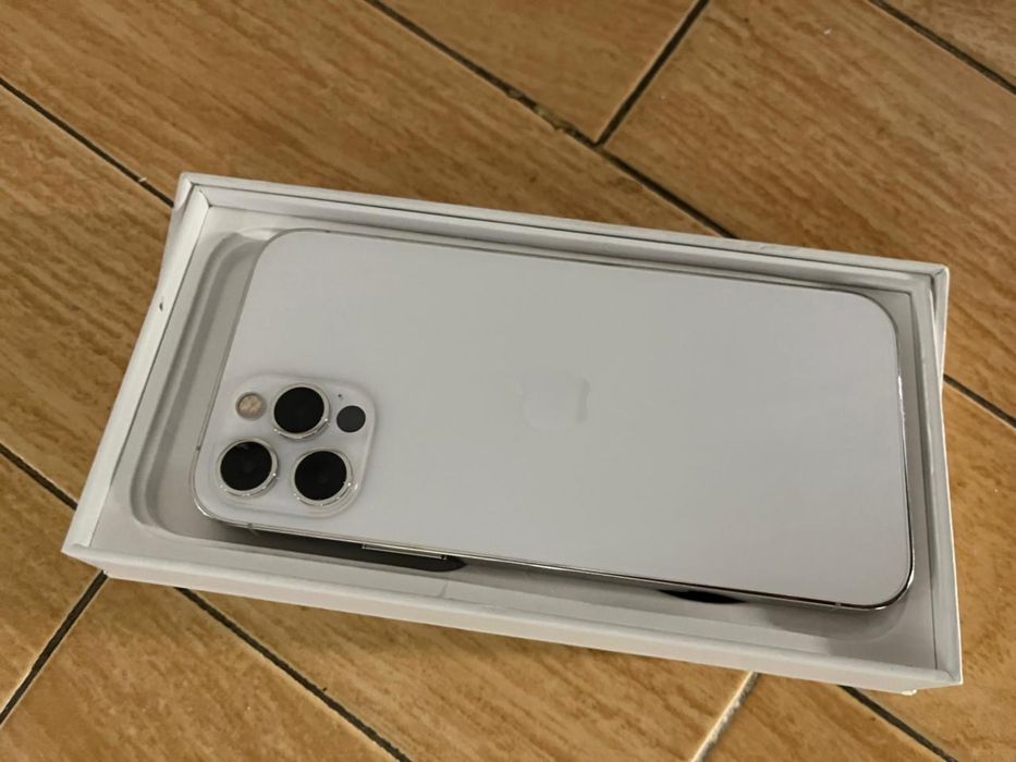 IPhone 12 Pro в хорошем качестве