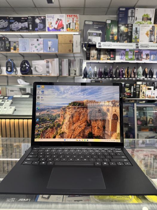 Microsoft Surface Laptop