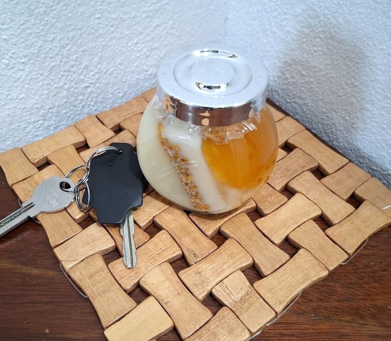 Borcănel " decorat" cu miere!