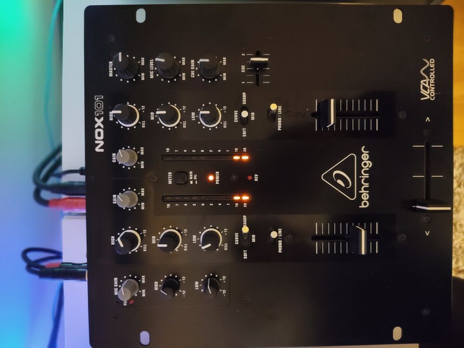 Mixer audio Behringer