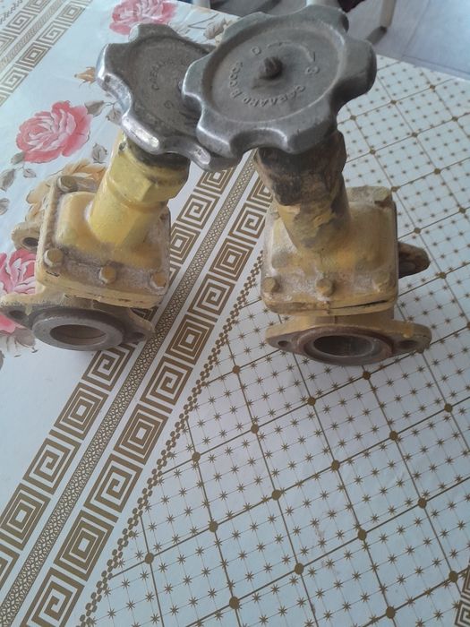 Продам задвижки для перекачки бензина
