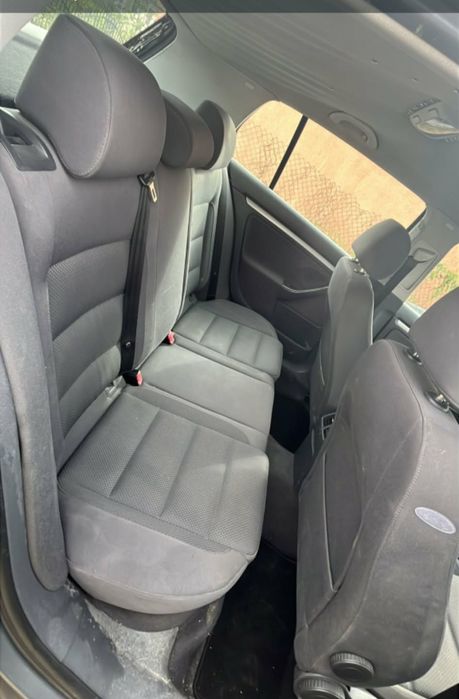 Vând Volkswagen Golf 5 scurt