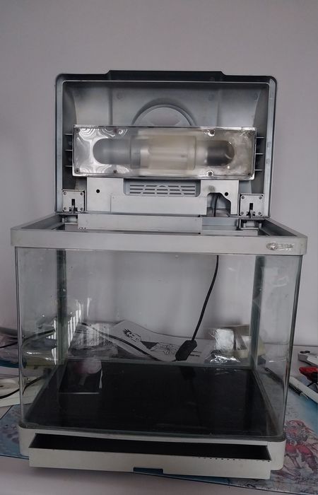 Аквариум для рыбок, черепашек и т.д.