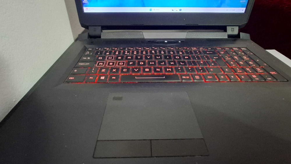Laptop Gaming  i7-7700K | GTX 1080 8GB | 32GB RAM | SSD 2TB