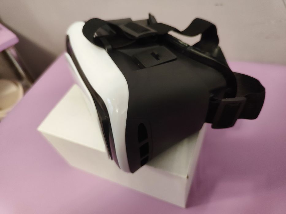 Продам VR очки для присмотра кино и фильмом 3 D