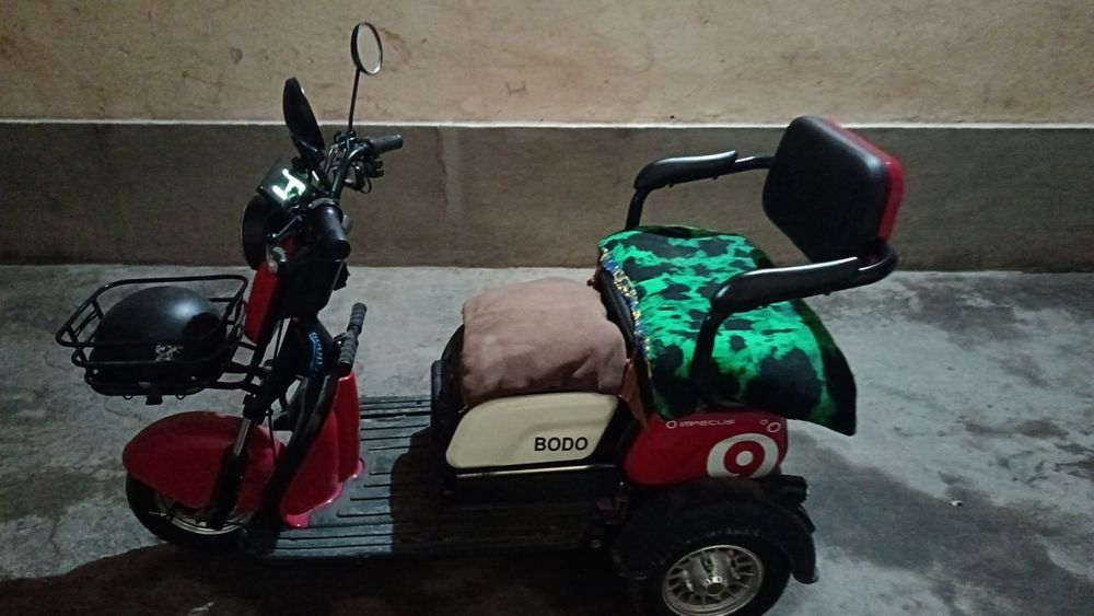 Skuter BODO Reksha (elektromobil)