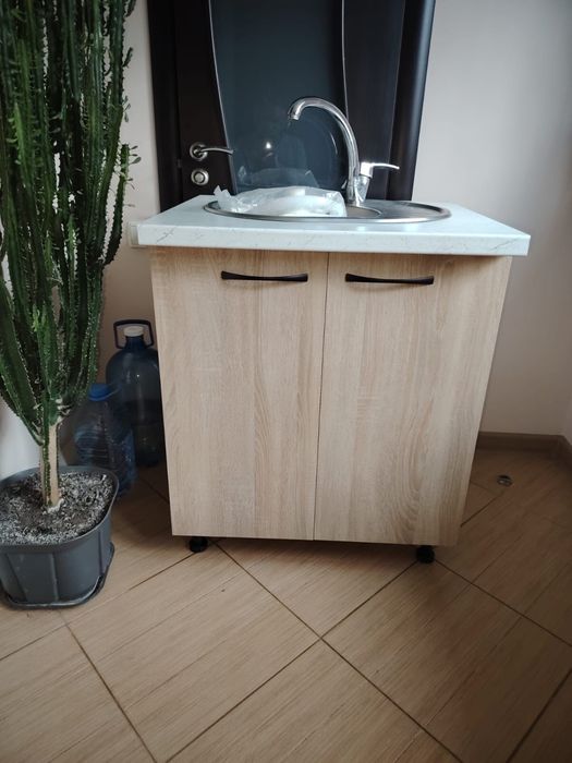 Продам кухонную тумбу мойку
