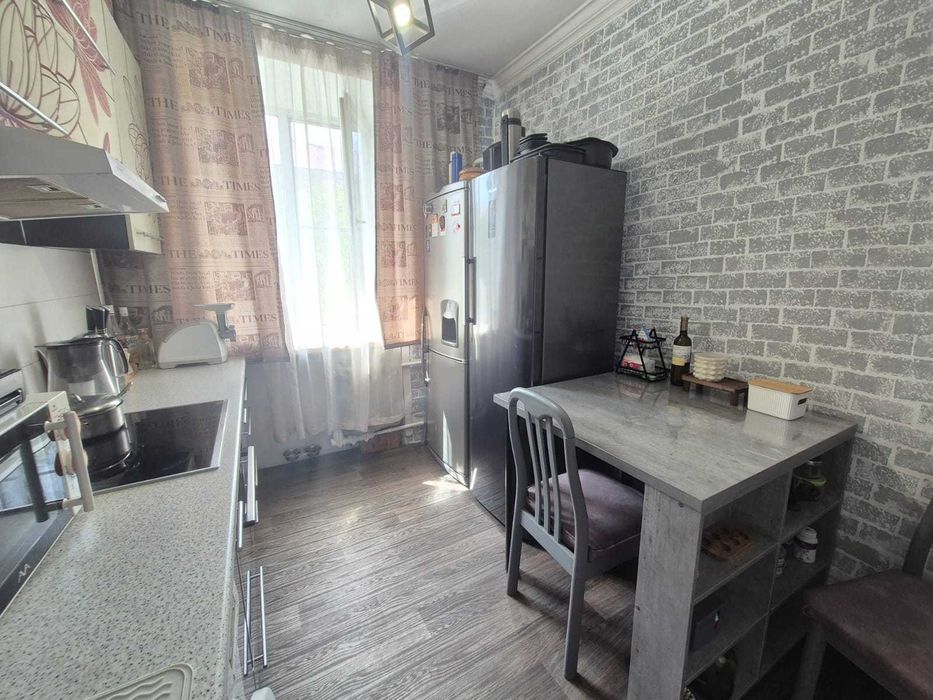 Продается 2к квартира в кирпичном доме, район ДКМ
