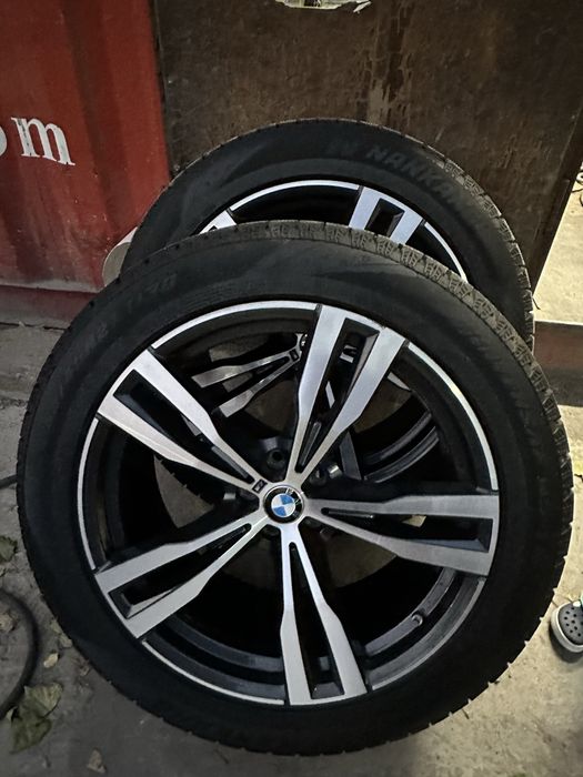 Продам шины с дисками на бмв оригинал