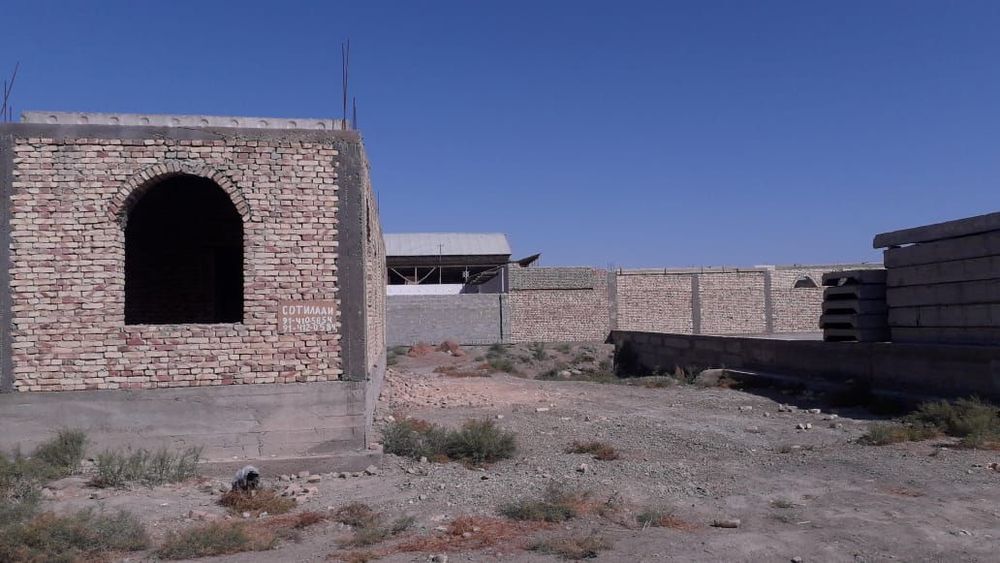 Курилиши тугалланмаган участка сотилади