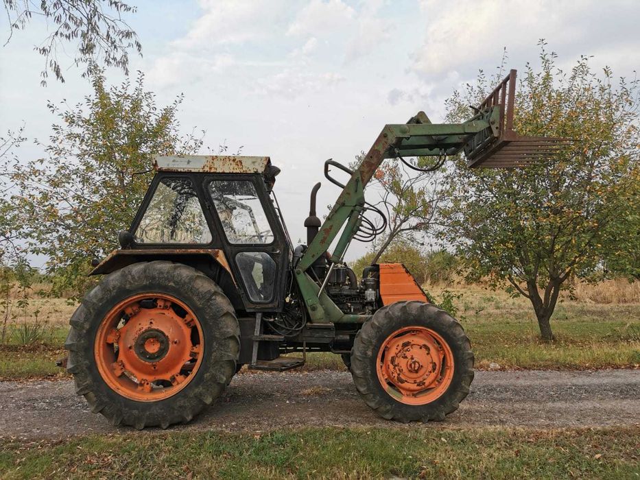 Incarcator frontal pentru tractor DT 1010
