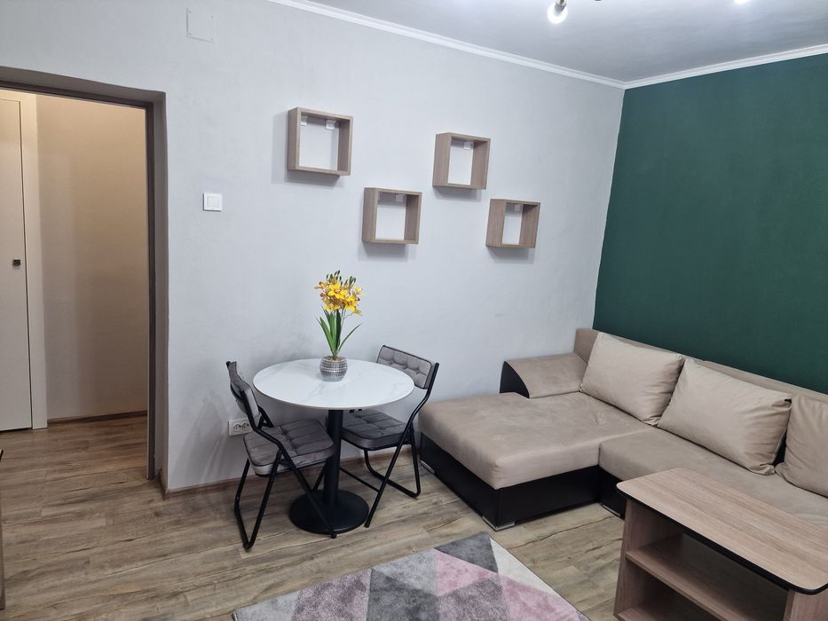 Garsoniera confort 1.  Bradet