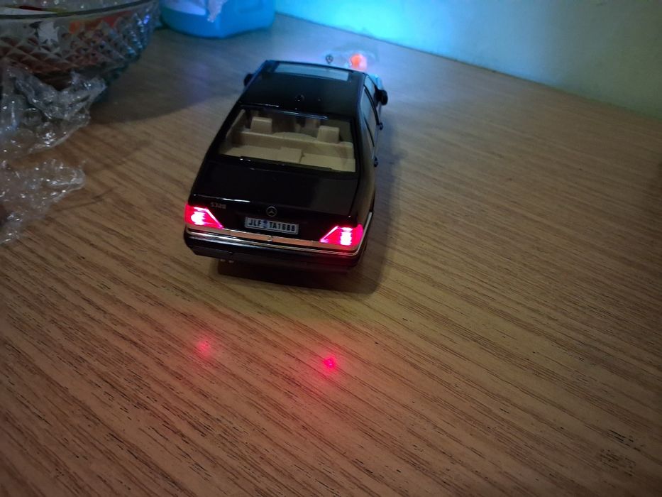 Vand din colectie doua machete NOI