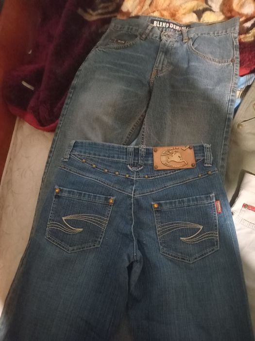 Джинсы женские и мужские.