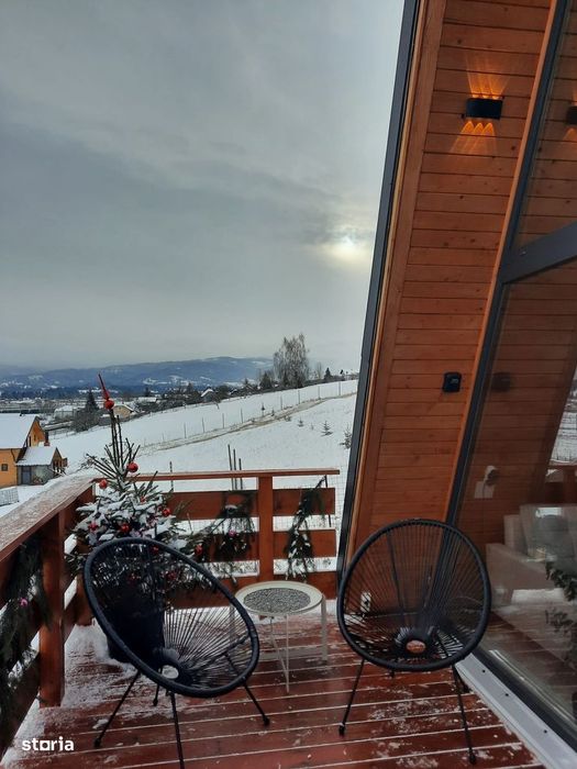 Cabane A-frame de vânzare în Bucovina | Airbnb & Booking activ