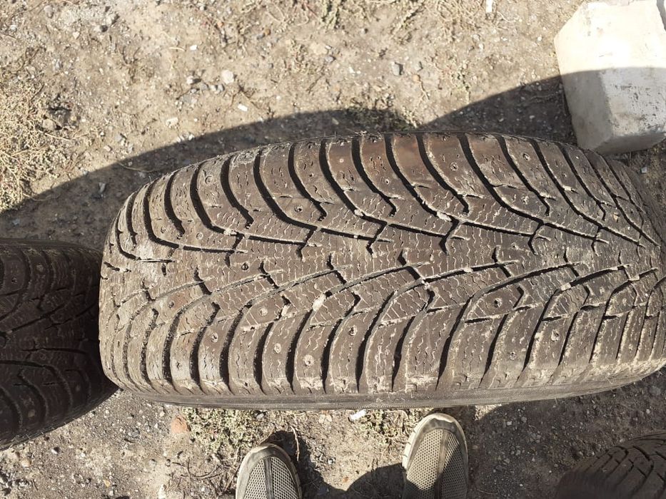 Продам резину на бмв