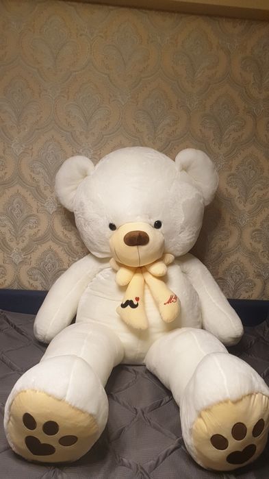 Плюшевый мишка большой