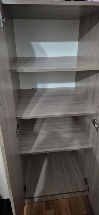 Платяной и бельевой шкафы