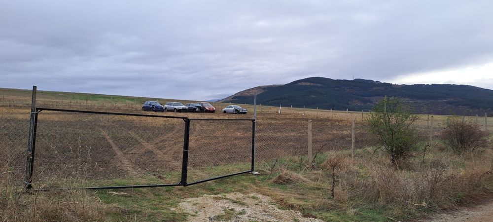 Продава се Земеделски имот в с. Черна гора, Област Перник -  кв.м за 4437 €/дка - Снимка #2