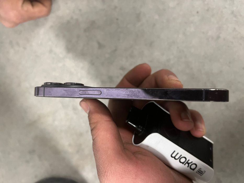 Продам Айфон 14 про