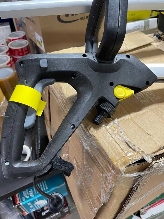 Aparat de curatat terase Karcher PCL 6, 300W, 10bar (Galben/Negru)
