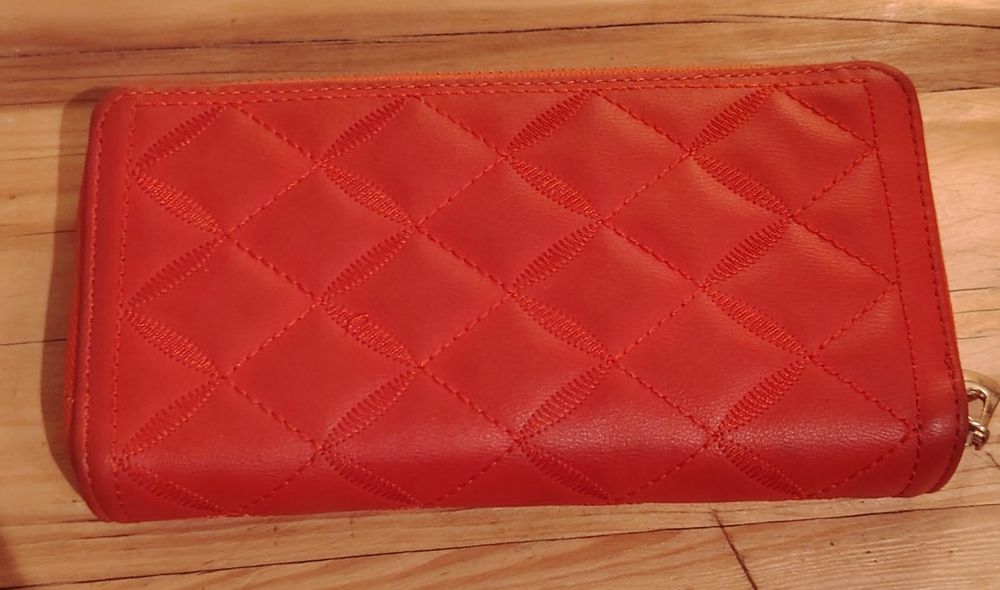 Portofel roșu miraculos