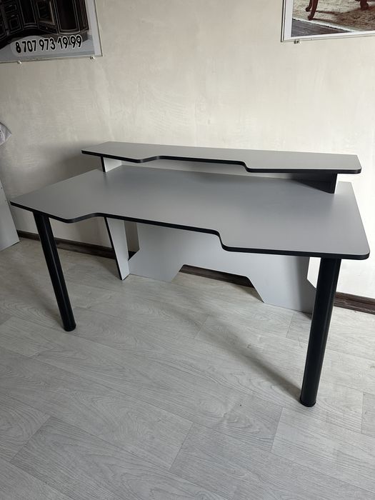 Парта. Компьютерный стол.