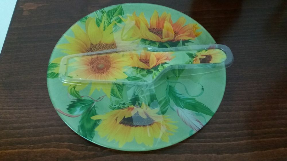 Чиния за торта с лопатка