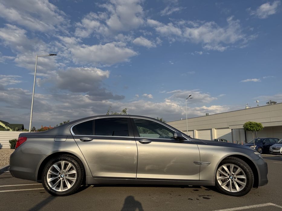 BMW Seria 7 2010 — imagine 3