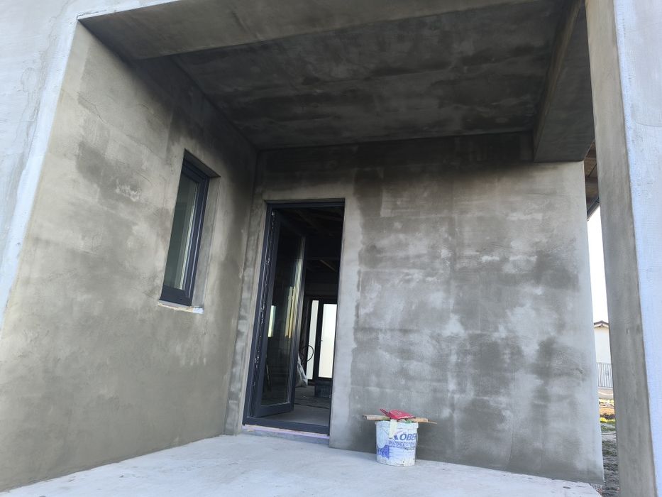 Casa moderna si spatioasa spre vanzare .