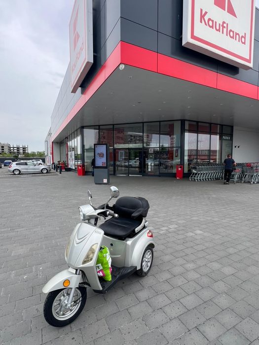 Scuter Electric 60km autonomie .