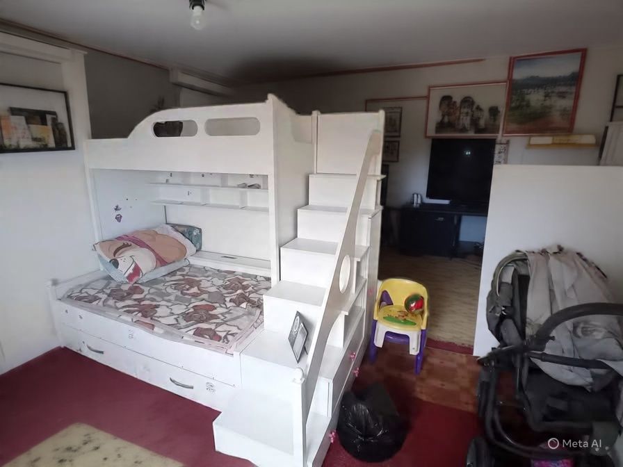 Двуетажно легло с гардероб чисто ново