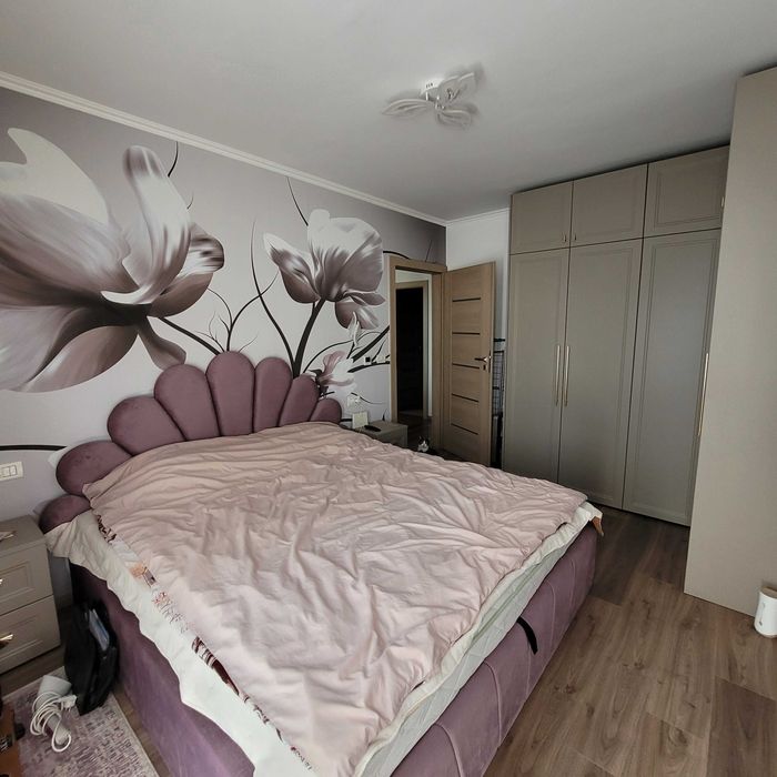 REZERVAT Proprietar ,închiriez apartament cu 3 camere și parcare la Adora Park Arad