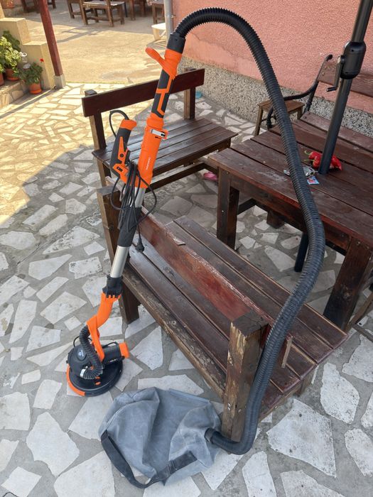 Жираф - шлайф машина за стени и тавани Daewoo DADS880CL  с гаранция