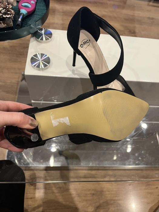 Черни обувки на ток