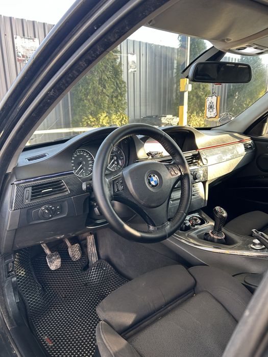 BMW E90 320i | 2007 |
