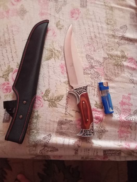 Cuțit pentru vânătoare, pescuit, sacrificiu animale