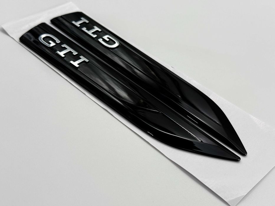 Set Emblema Compatibile VW GOLF 8 GTI aripa