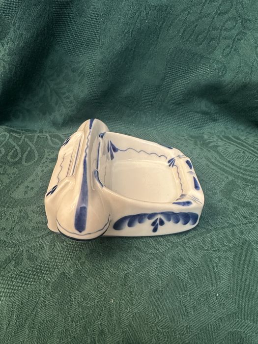 Руски фигурки/статуетки, ваза Гжел/Гжель