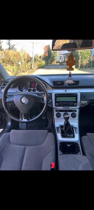 VW Passat B6 1.9tdi 105ks 2009 перфектно състояние обслужен нов внос