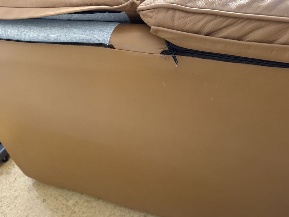 Италиански диван от естествена кожа (с табуретка) НАМАЛЕНА ЦЕНА!