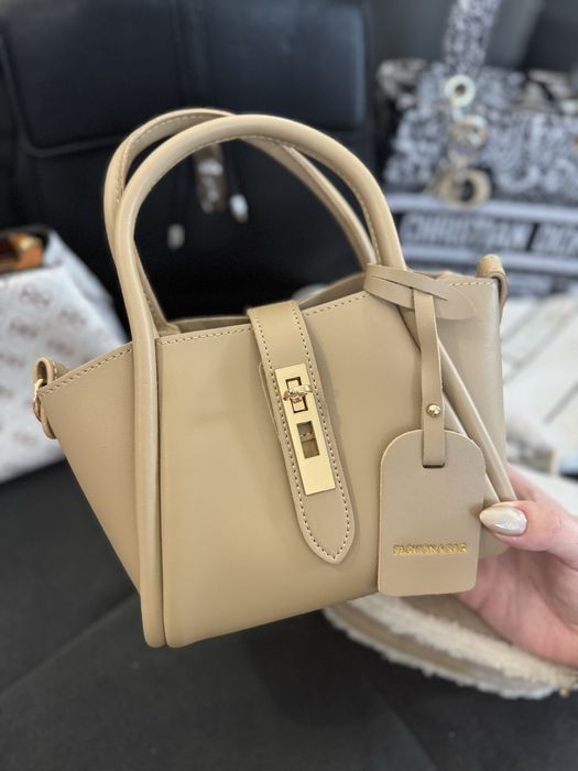 Дамски чанти на симвоилични цени