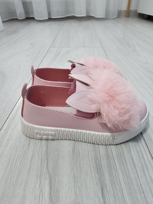 Pantofi eleganți fetiță cu puf