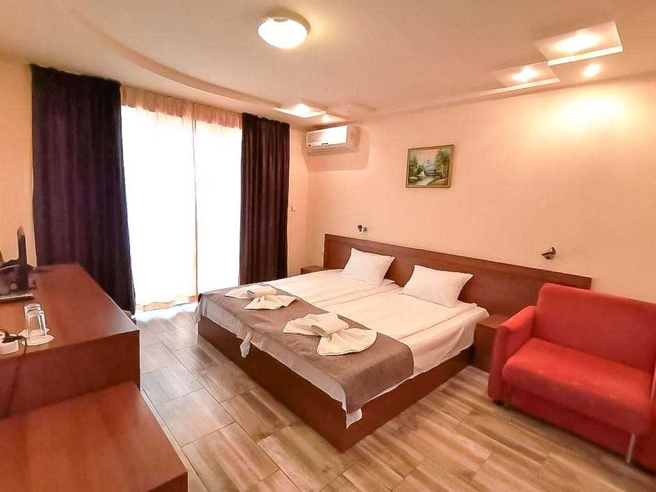 Продава се Хотел в Балчик - 2000 кв.м за 230 €/кв.м - Снимка #10