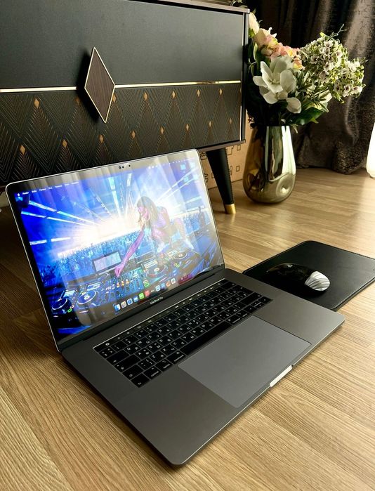 MacBook Pro 15 - inch 2018