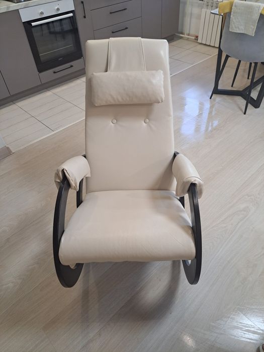 Продадим кресло качалку