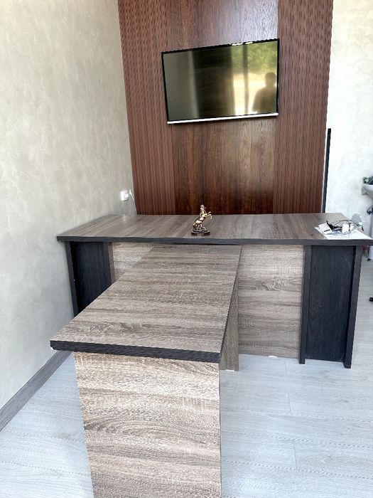 Ofisni mebel Ofisni mebel srochni sotiladi
