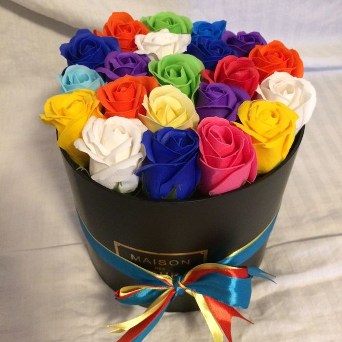 Cutie cu trandafiri de sapun ideal pt cadou