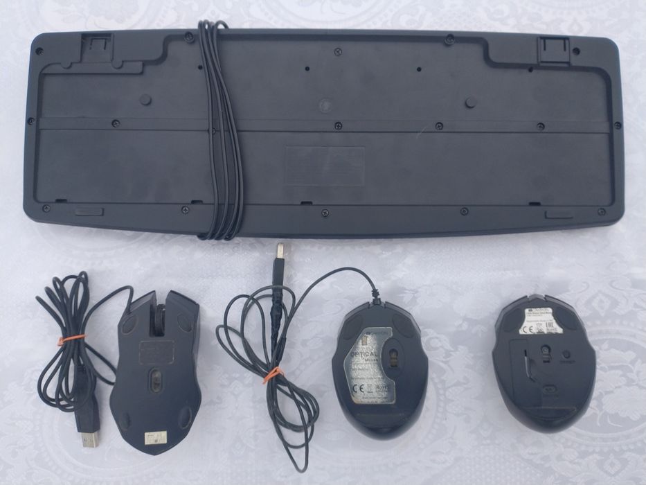 Tastatură, mouse-uri, boxe