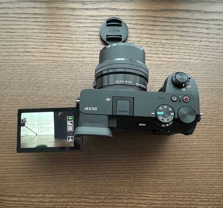 Sony Alpha 6700 utilizare minima + 2 lentile + peak design clip